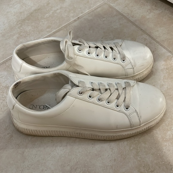 White platform sneaker - Picture 2 of 4